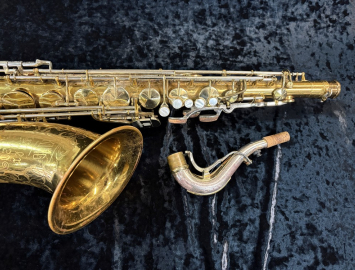 Photo Original Lacquer King Super 20 Tenor Sax - Early Eastlake Era - Serial # 433162